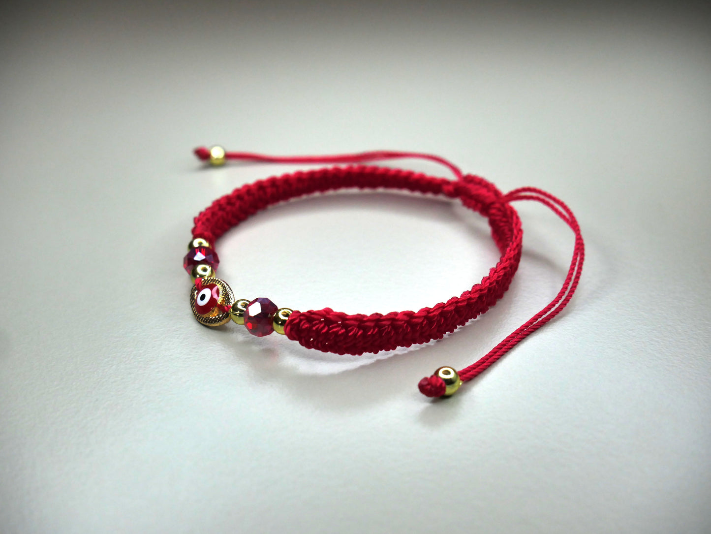 Handmade Bracelet with Evil Eye for Protection, Style, and Spiritual Energy – A Perfect Accessory for Everyday Wear