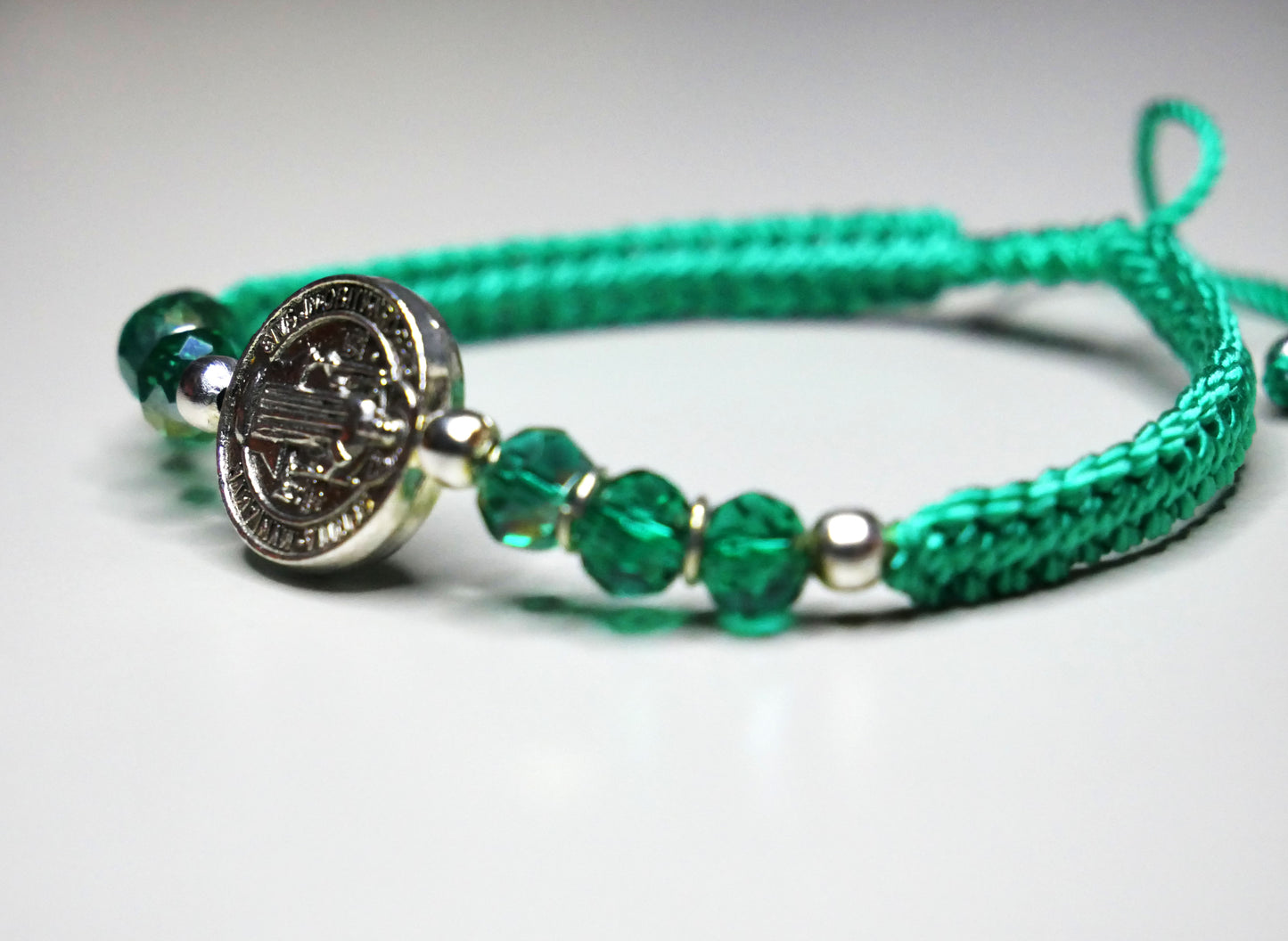 Handmade Green Beaded Thread Bracelet – Simple Style with Powerful Protection